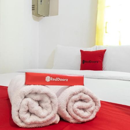 Reddoorz Near Sun Plaza Medan 2 Hotell Exteriör bild