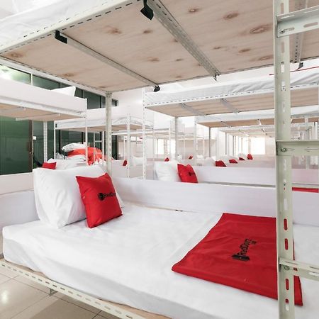 Reddoorz Near Sun Plaza Medan 2 Hotell Exteriör bild