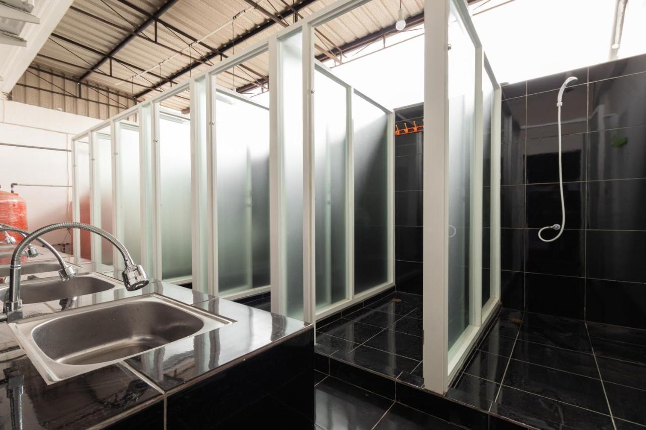 Reddoorz Near Sun Plaza Medan 2 Hotell Exteriör bild