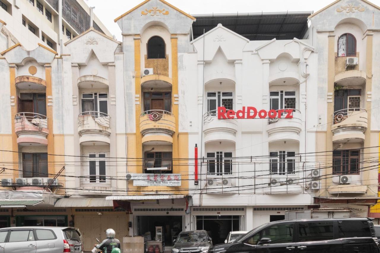 Reddoorz Near Sun Plaza Medan 2 Hotell Exteriör bild