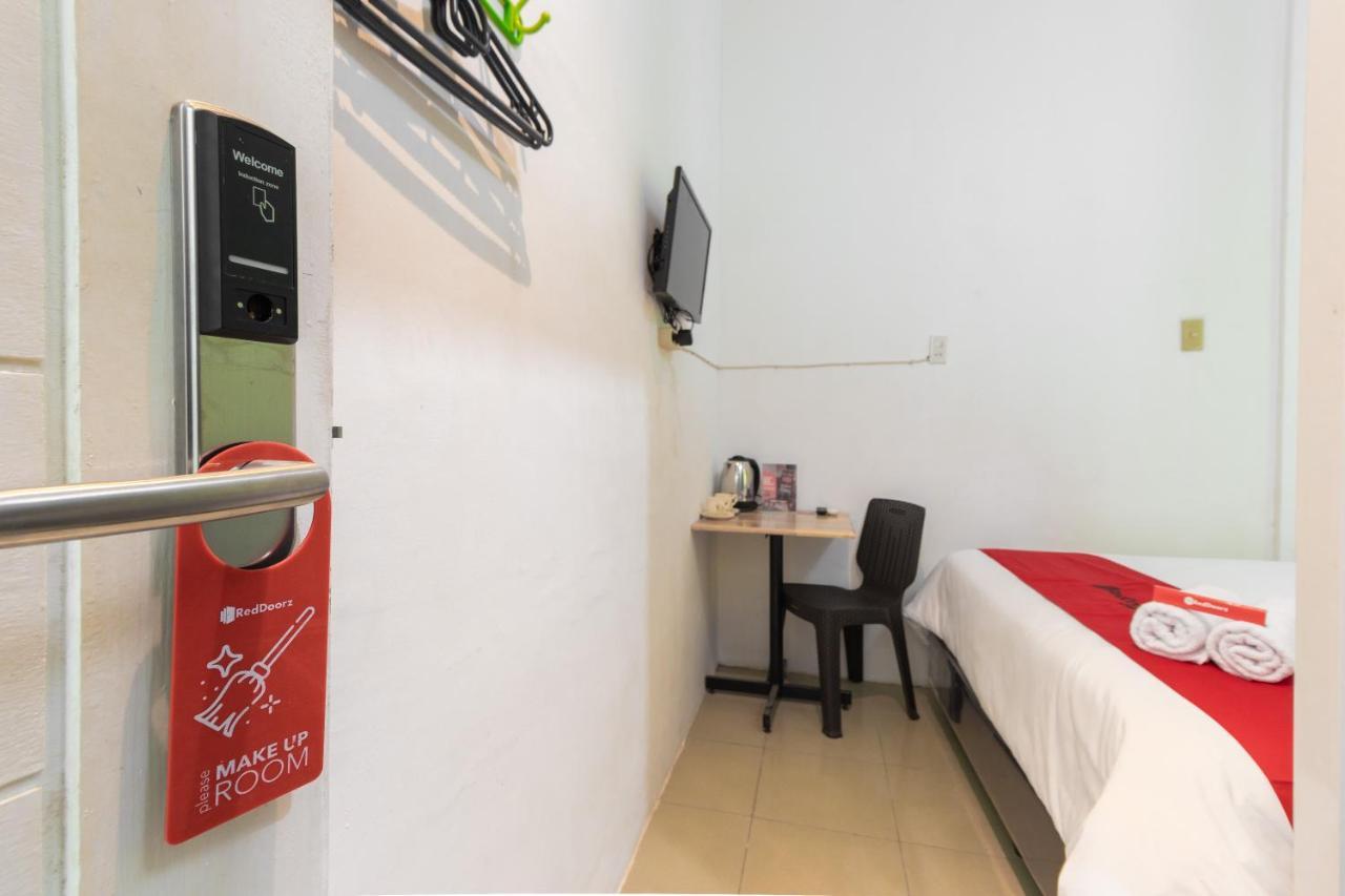 Reddoorz Near Sun Plaza Medan 2 Hotell Exteriör bild